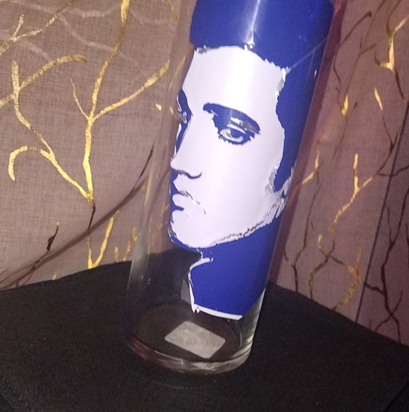 Blue BluevVector-ized glass vase - Picture 3 of 6